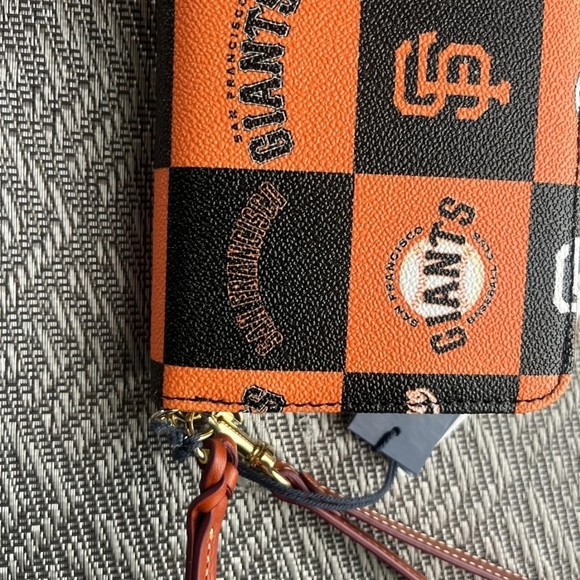 Dooney & Bourke San Francisco Giants Wallet - Picture 6 of 7